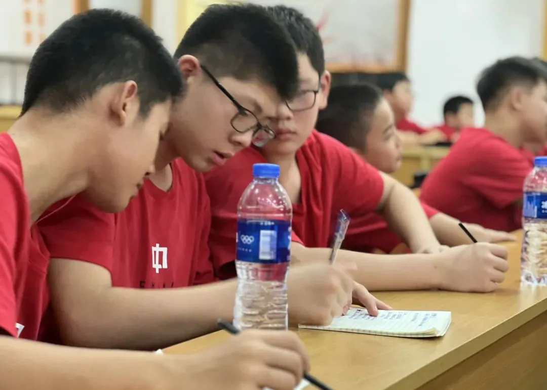 如何通过参加杯赛提升篮球训练效果_0